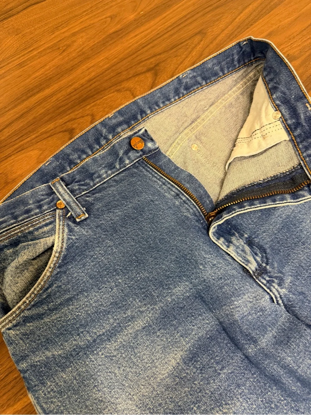 Wrangler 13 MWZ Cowboy Cut Jeans 34x32 Vintage faded Blue Denim Western